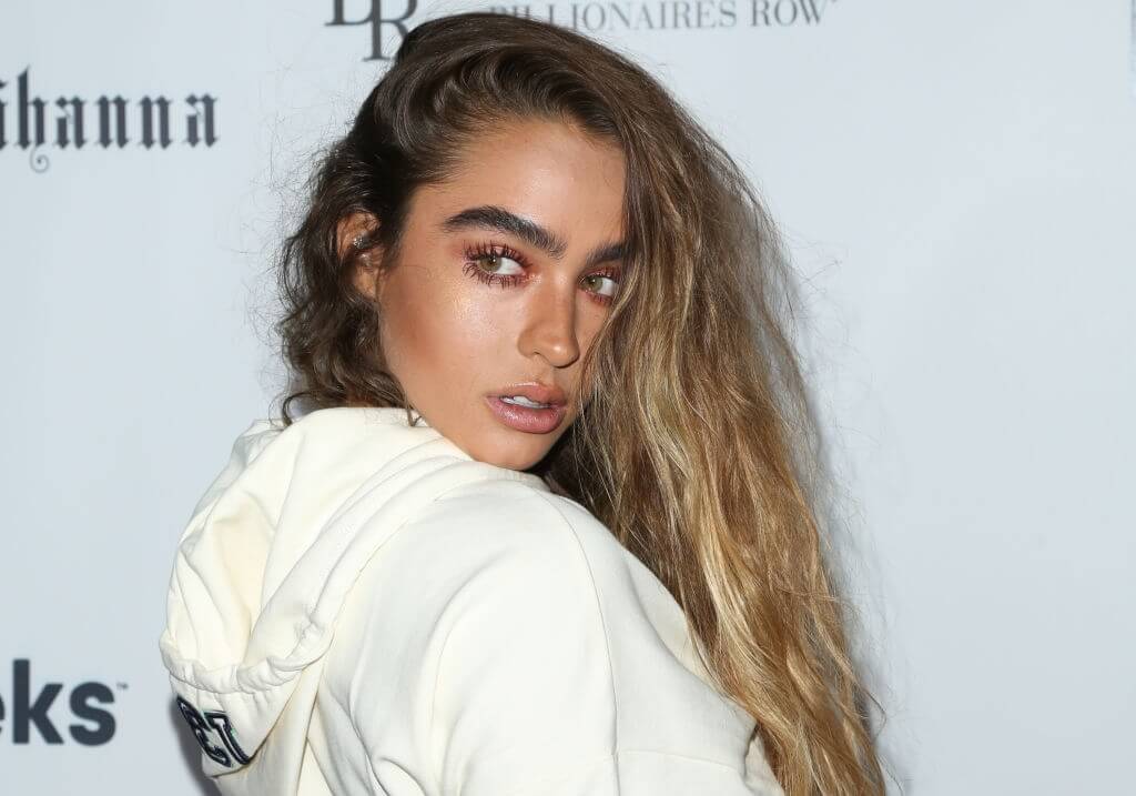 Sommer Ray Measurements