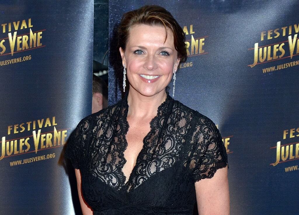 Amanda Tapping Measurements